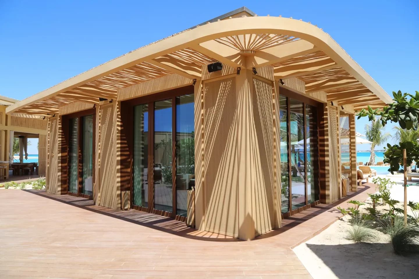Laheq Sales Center Villas — 8
