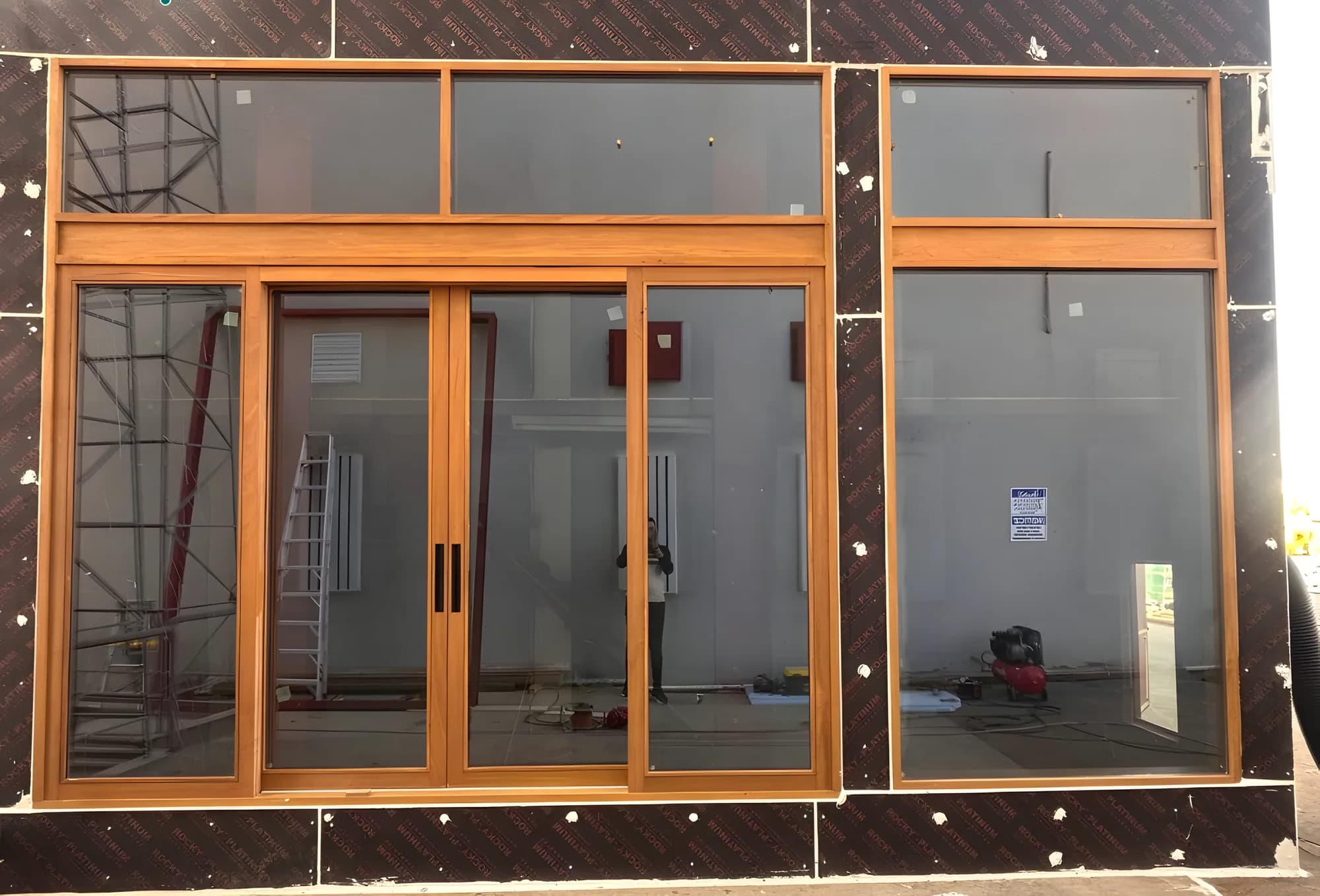Noble curtain wall motion system — PMU testing at Thomas Bell-Wright, Riyadh